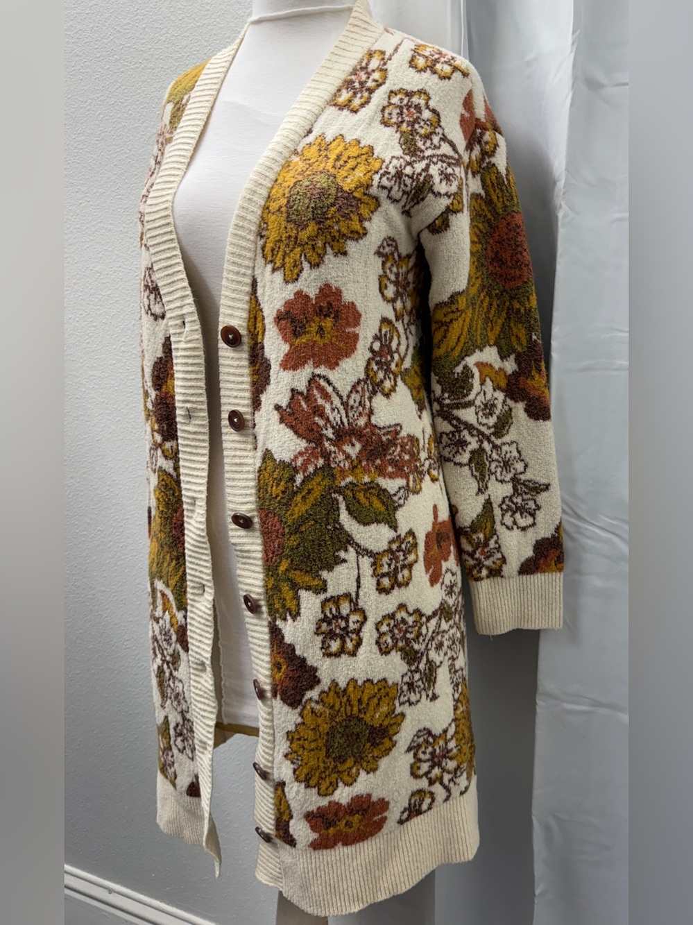 Cleo + Wolf Cream Floral Button-Front Women’s Cardigan Sweater